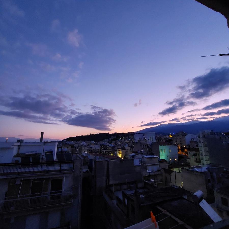 Urban Penthouse Apartment พาทรา ภายนอก รูปภาพ